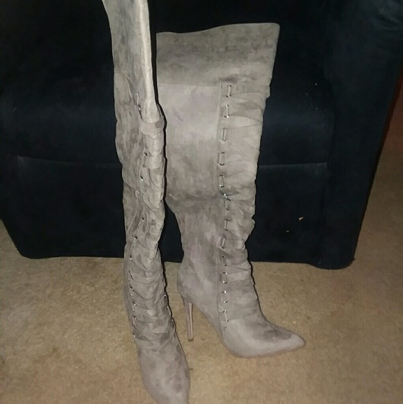 Boots - Picture 3 of 3